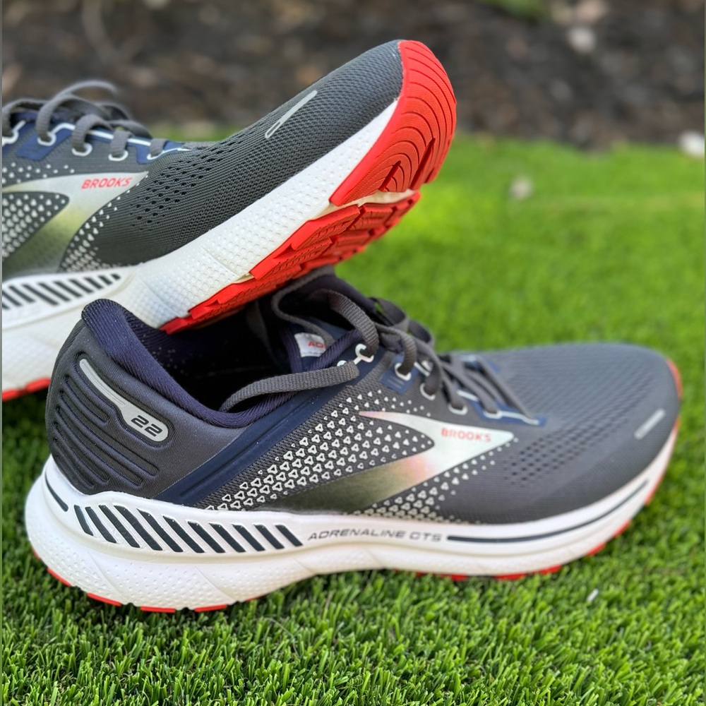 Men’s Brooks Adrenaline Running shoes size 10.5